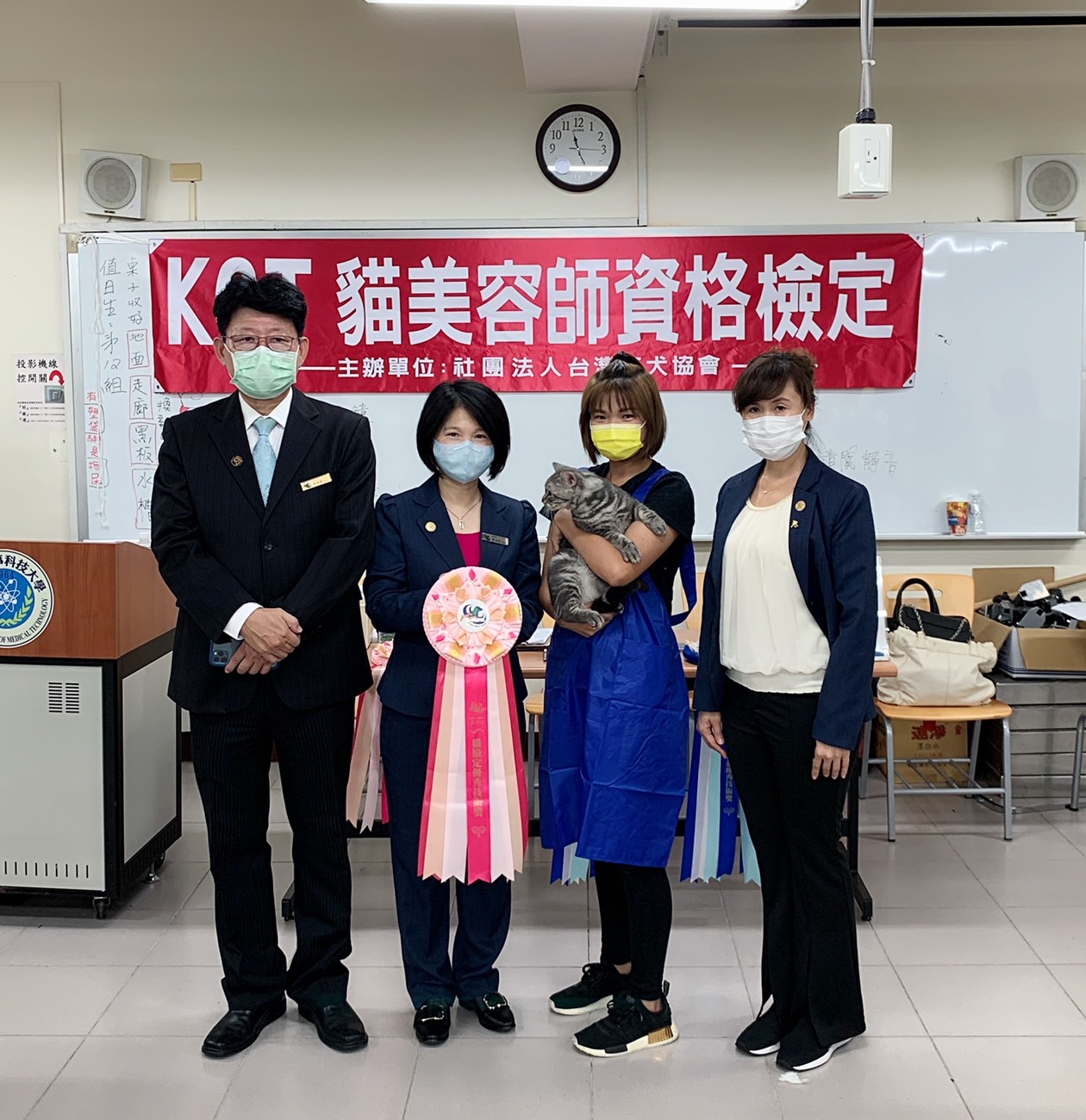 d94506ffa2ab49dd8348c592a85a909c.jpg